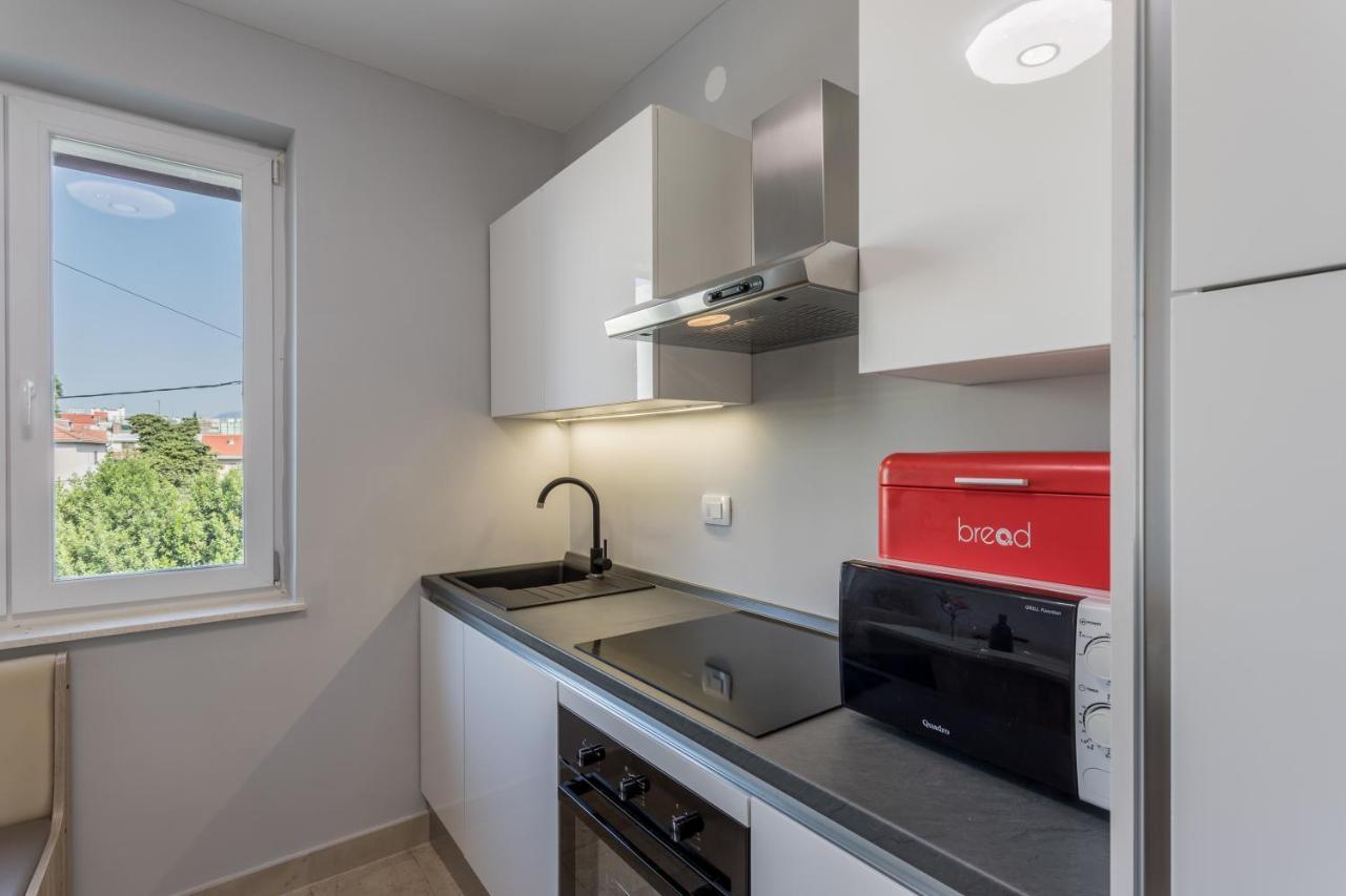 Garden Apartment Dina With Free Parking สปลิท ภายนอก รูปภาพ