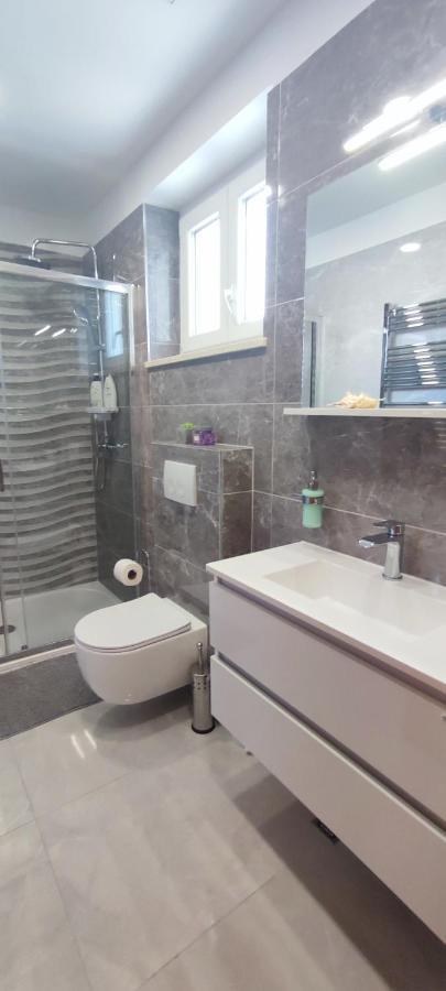 Garden Apartment Dina With Free Parking สปลิท ภายนอก รูปภาพ