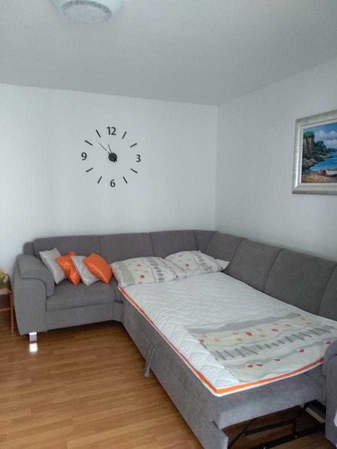 Garden Apartment Dina With Free Parking สปลิท ภายนอก รูปภาพ