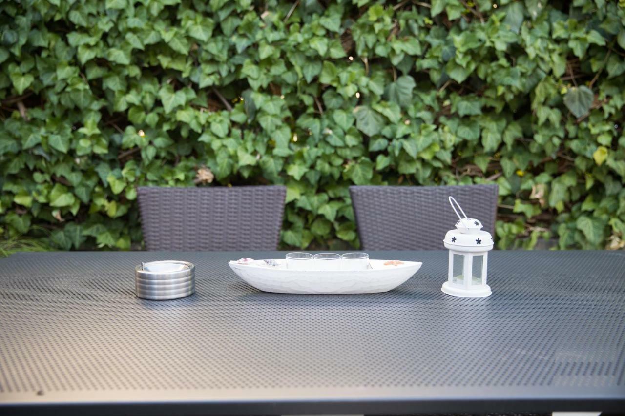 Garden Apartment Dina With Free Parking สปลิท ภายนอก รูปภาพ